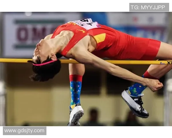 从贫困中崛起的足球明星用奋斗书写人生传奇