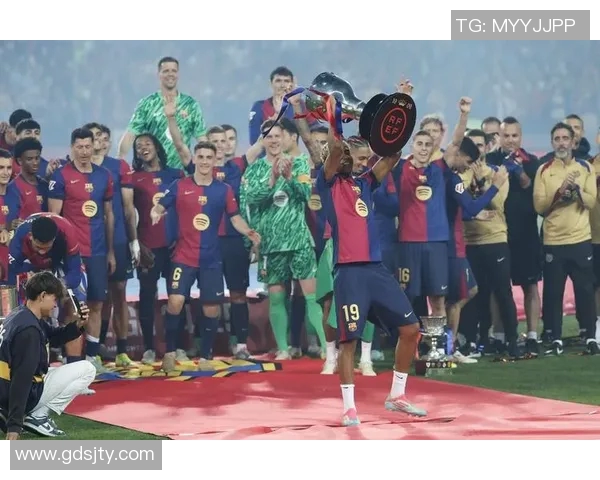 巴塞罗那足球明星的辉煌历程与传奇瞬间回顾